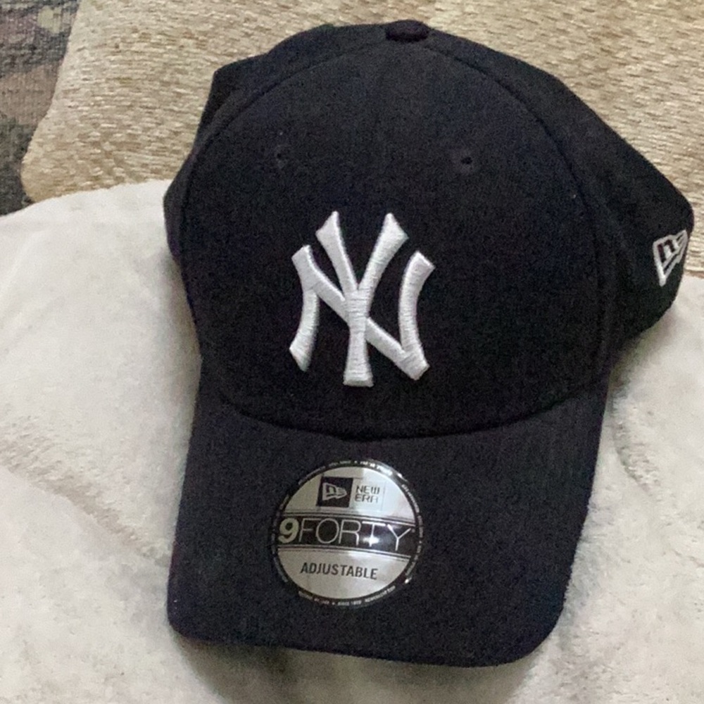 🇺🇸NWT “ Yankees “Baseball Cap Hat Adjustable Strap One Size Fits All 🇺🇸